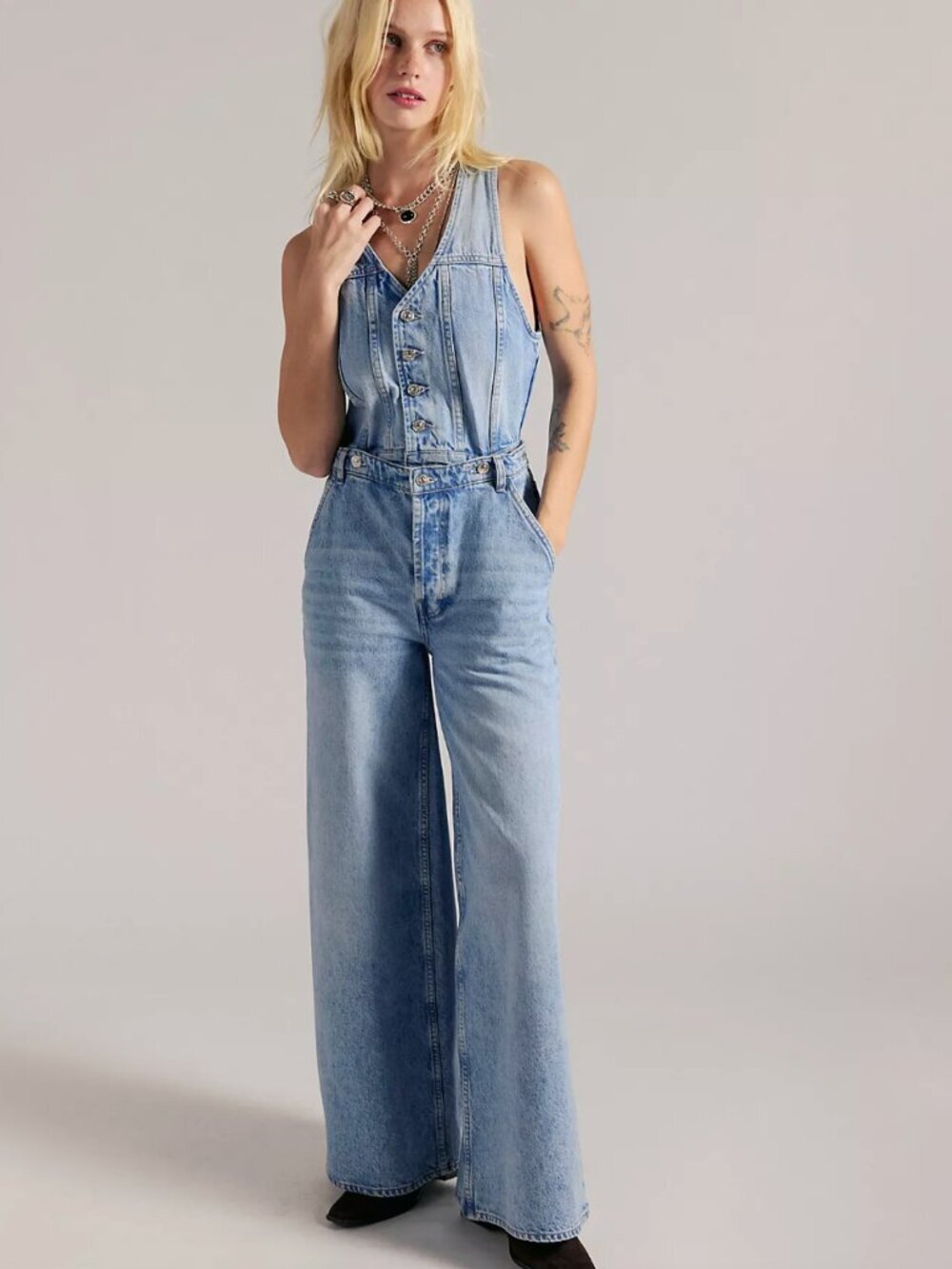 NWT! WE THE FREE Better Together Convertible Denim Jumpsuit Size 26